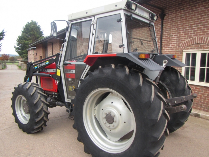 Massey Ferguson 390