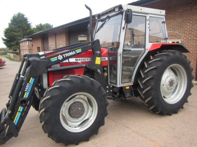 Massey Ferguson 390