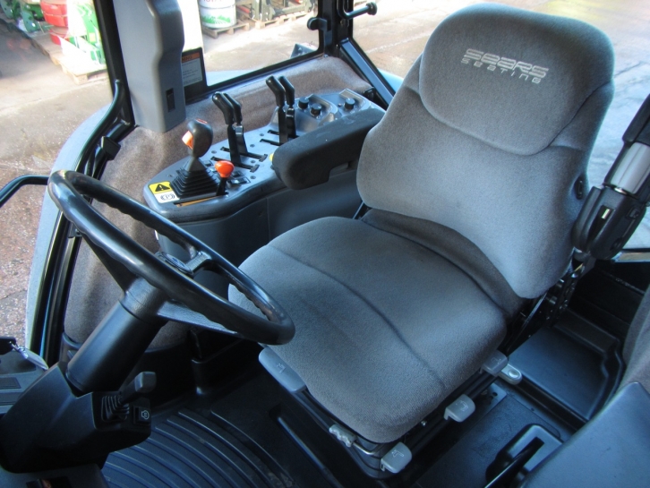 New Holland 8970