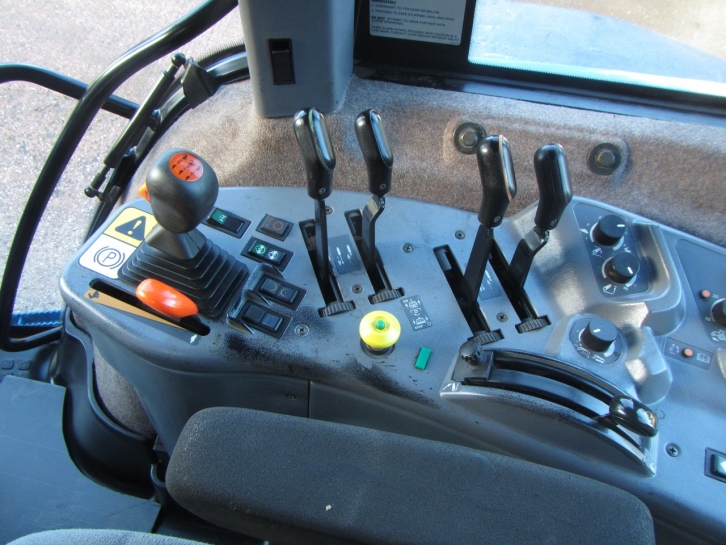 New Holland 8970