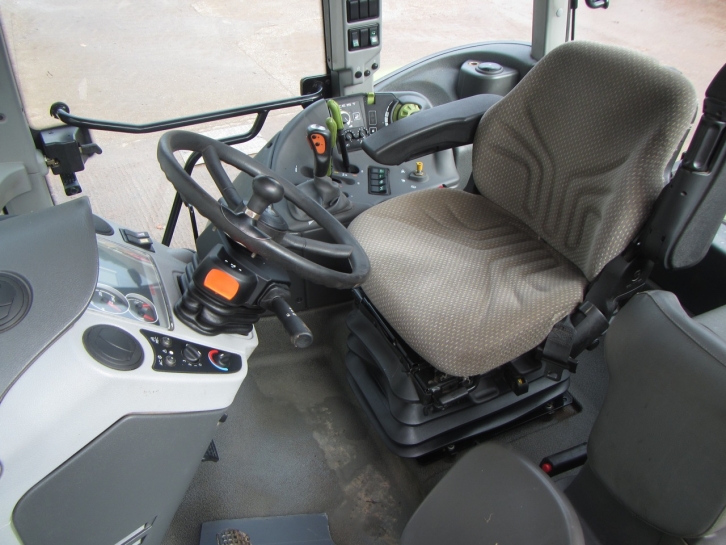Claas Arion 630C