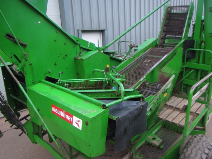 Wuhlmaus 1033 single row Potato harvester