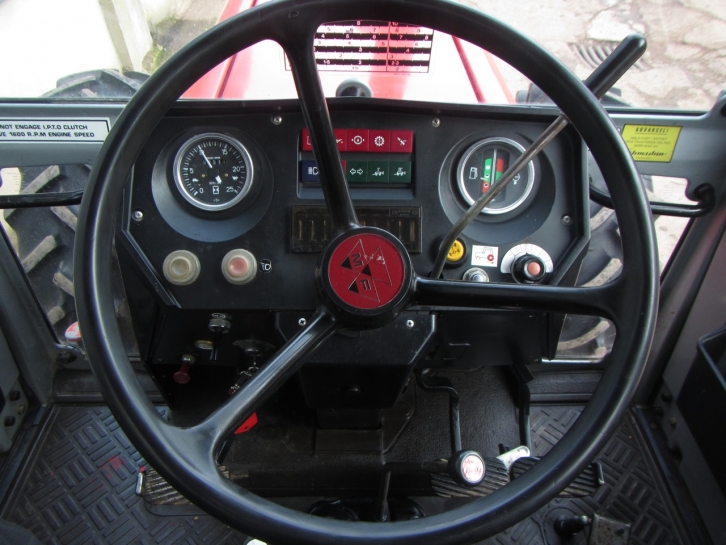 Massey Ferguson 699
