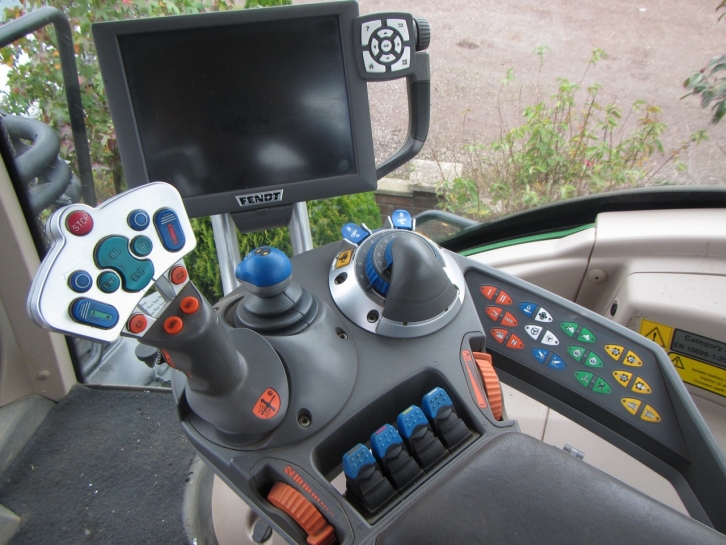 Fendt 828 Profi-Plus