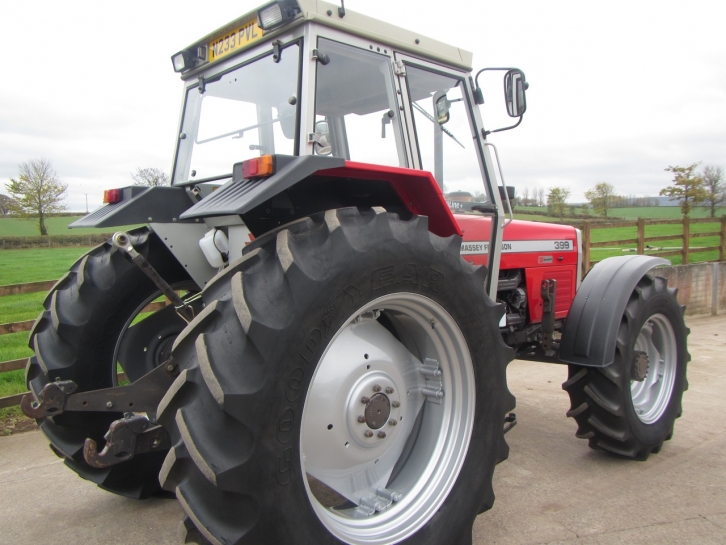 Massey Ferguson 399