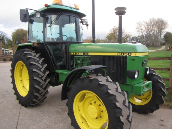 John Deere 3050