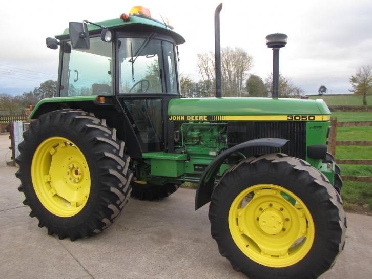 John Deere 3050