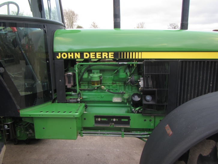 John Deere 3050