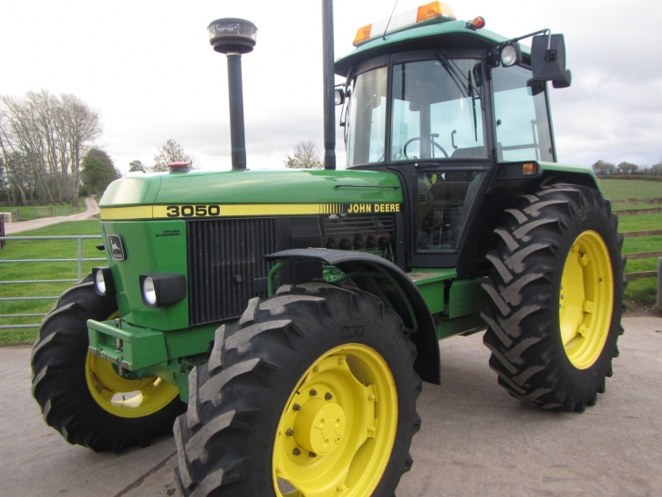 John Deere 3050