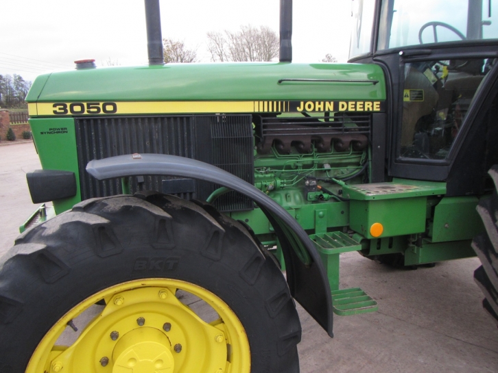 John Deere 3050