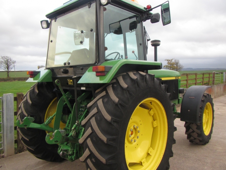 John Deere 3050