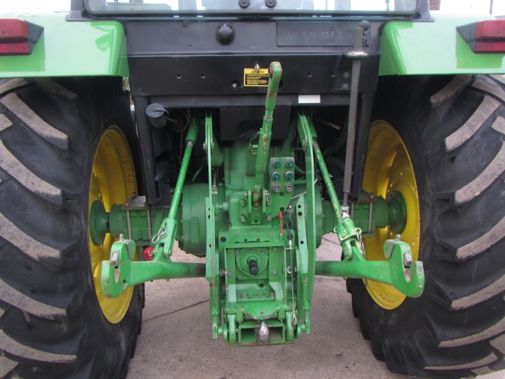 John Deere 3050