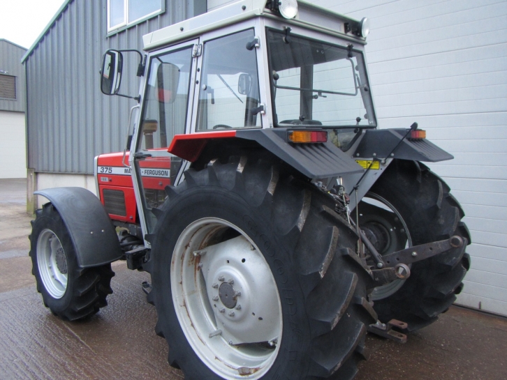 Massey Ferguson 375
