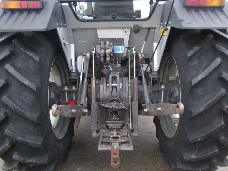 Massey Ferguson 375