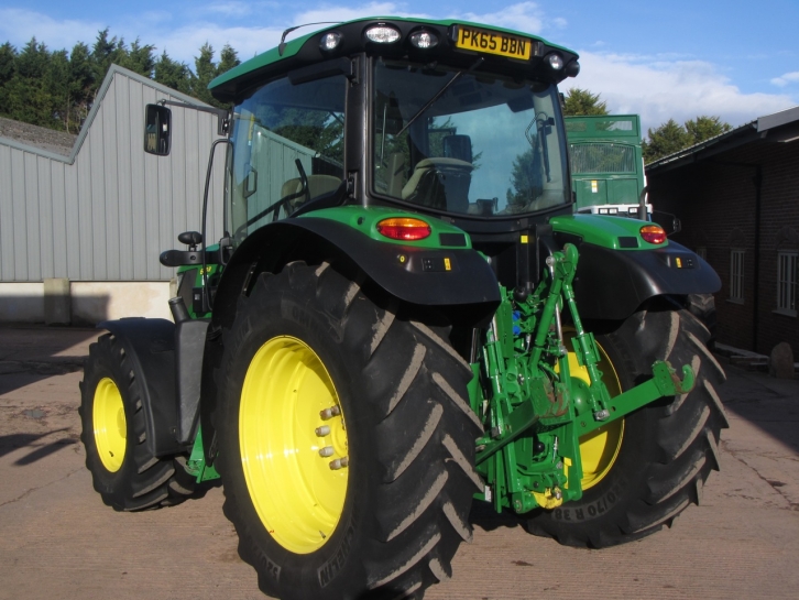 John Deere 6125R