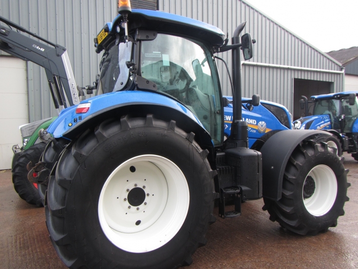 New Holland T7.225