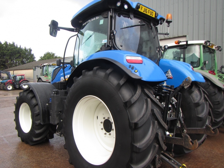 New Holland T7.225