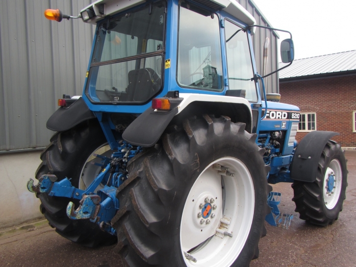 Ford 8210 III Turbo