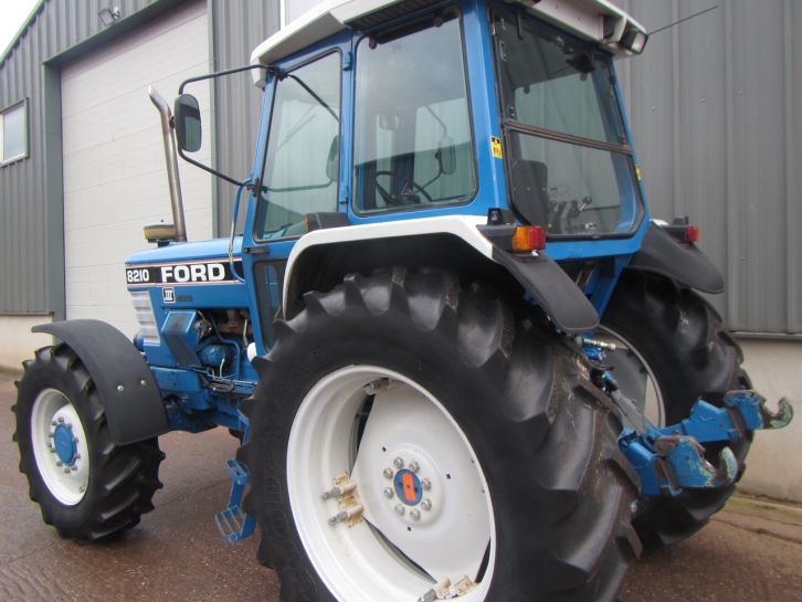Ford 8210 III Turbo