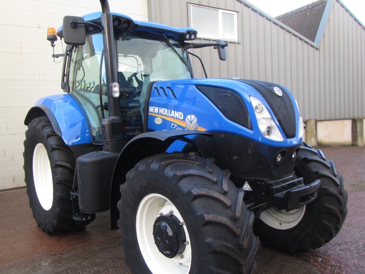 New Holland T7.210