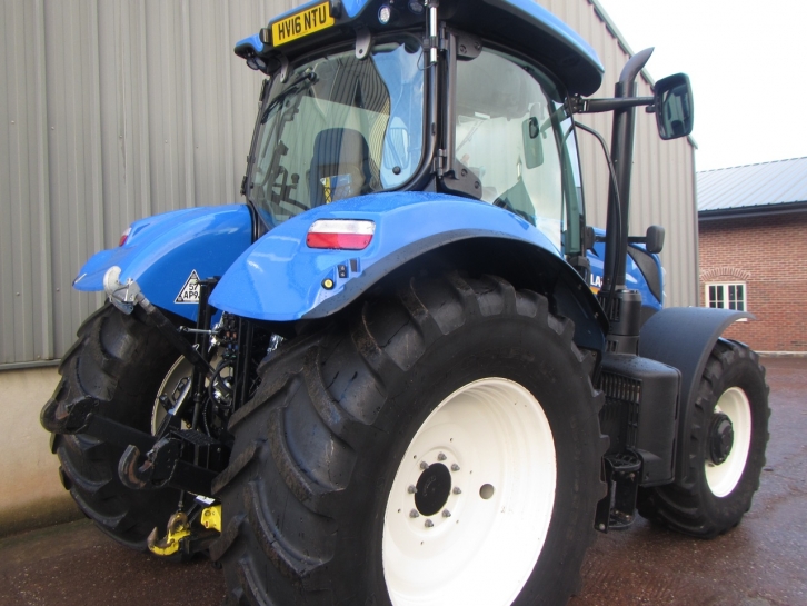 New Holland T7.210