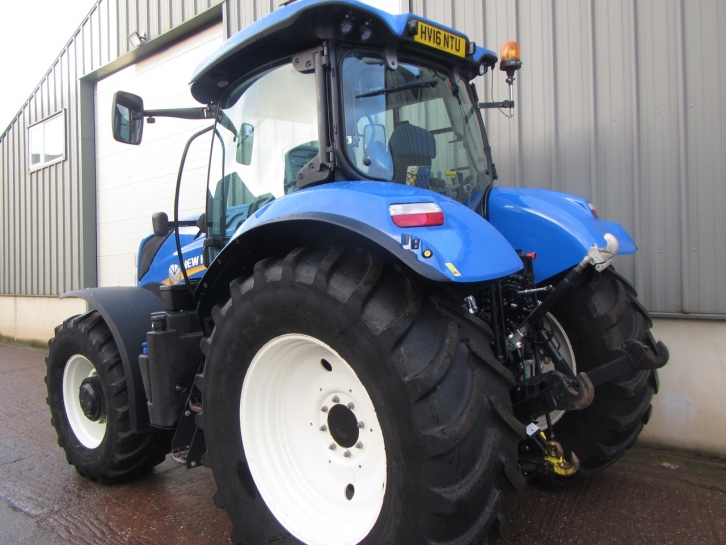 New Holland T7.210