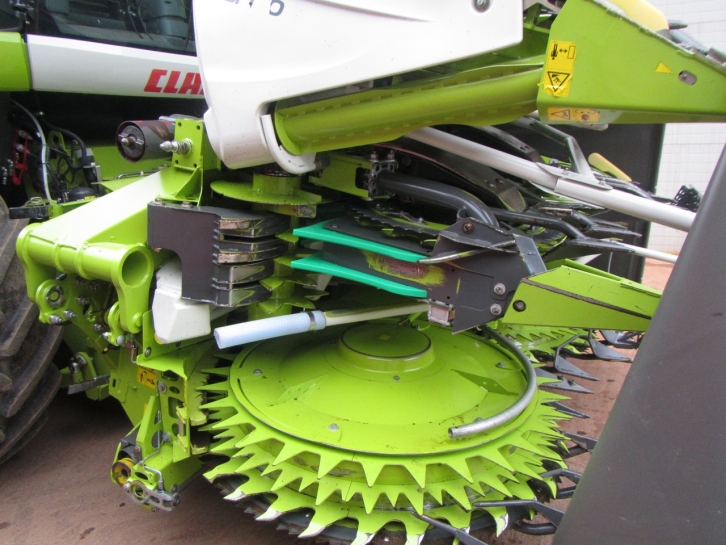 Claas Orbis 750 10 row maize header