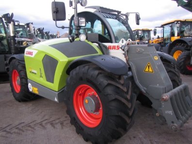 Claas Scorpion 7055