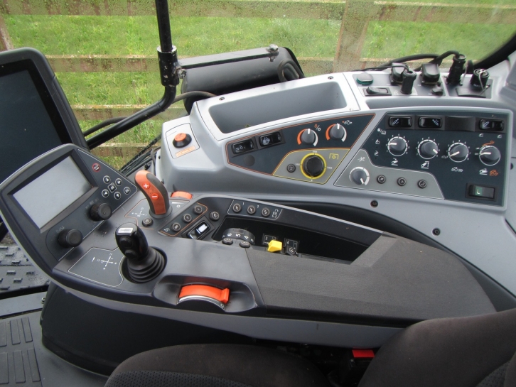 Valtra T214 Direct
