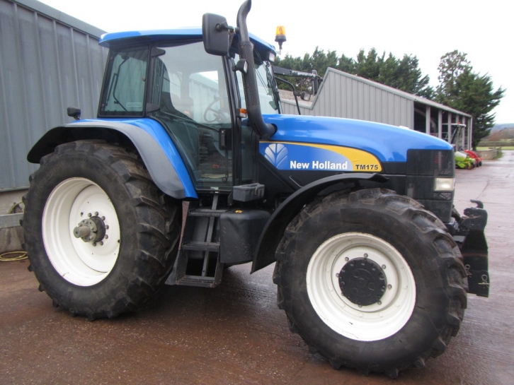 New Holland TM175