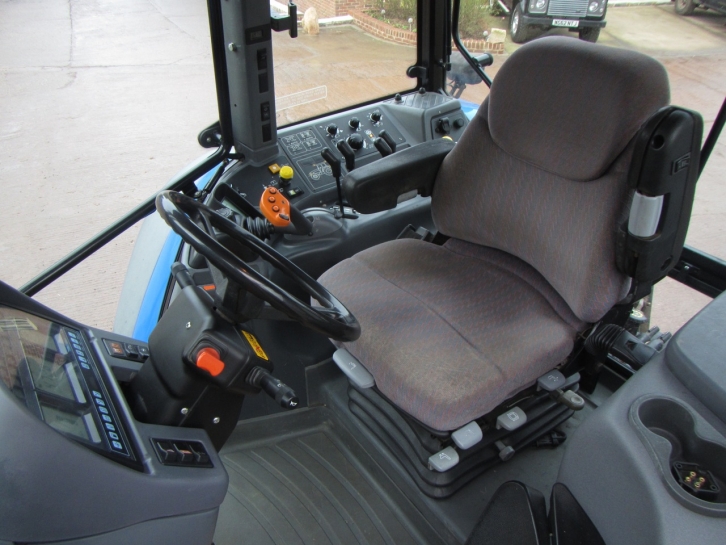 New Holland TM175