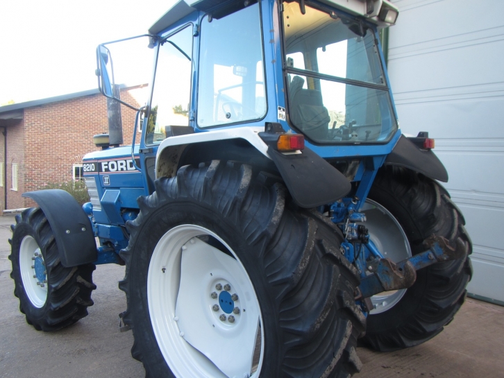Ford 8210 III