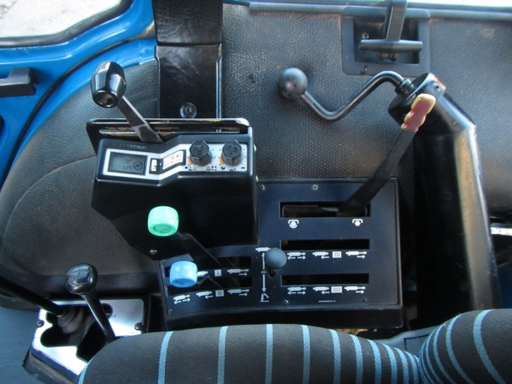 Ford 8210 III