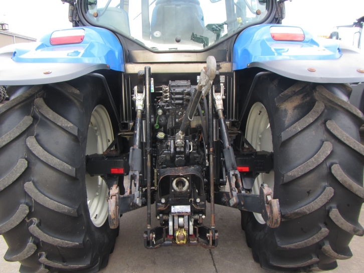 New Holland T6030 Plus