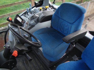 New Holland T6030 Plus