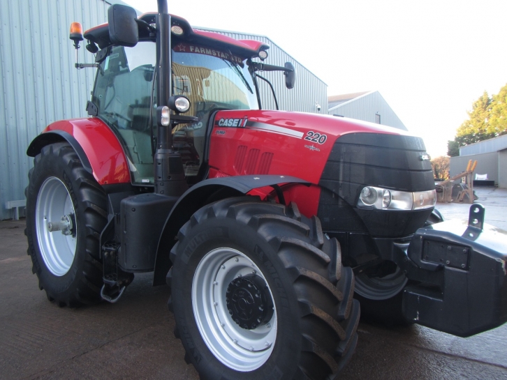 Case Puma 220