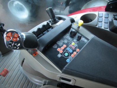 Case Puma 220