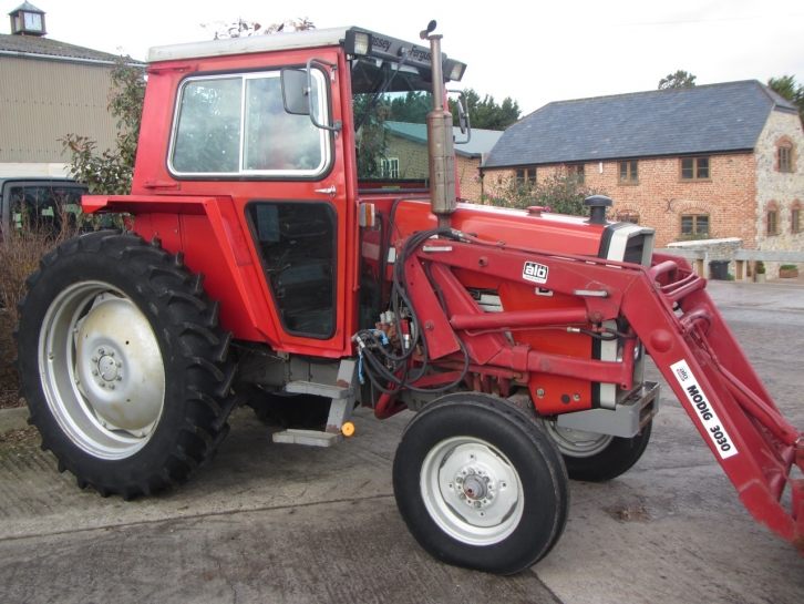 Massey Ferguson 575