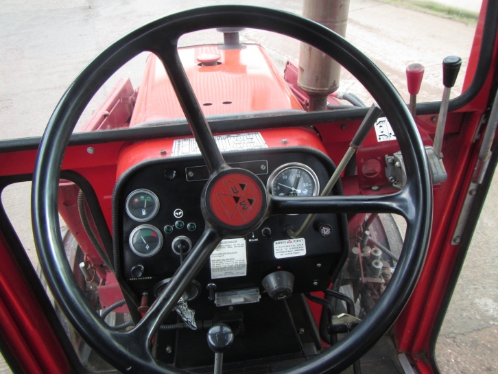 Massey Ferguson 575