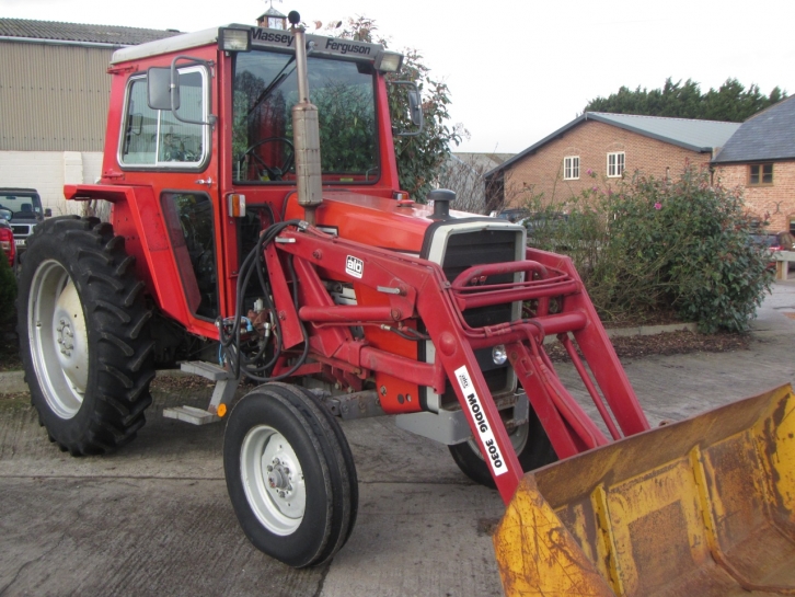 Massey Ferguson 575
