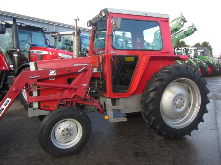 Massey Ferguson 575