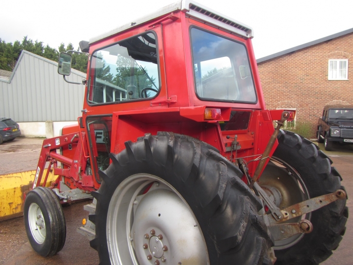 Massey Ferguson 575
