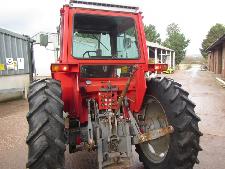 Massey Ferguson 575