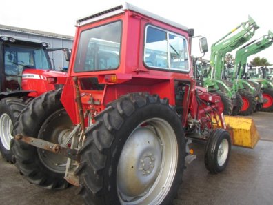 Massey Ferguson 575
