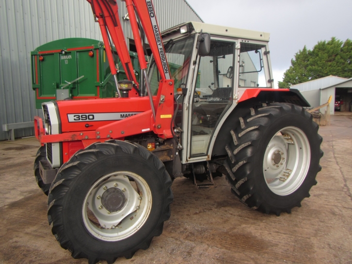 Massey Ferguson 390