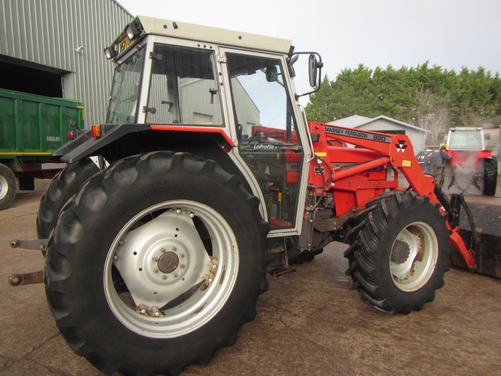 Massey Ferguson 390