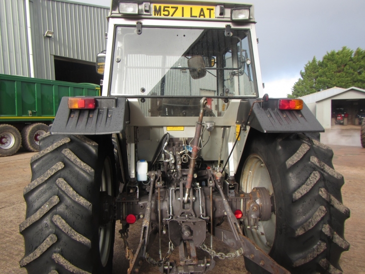 Massey Ferguson 390