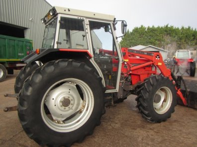 Massey Ferguson 390