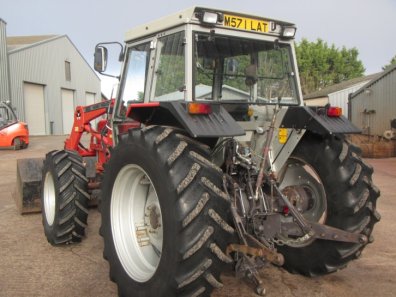 Massey Ferguson 390