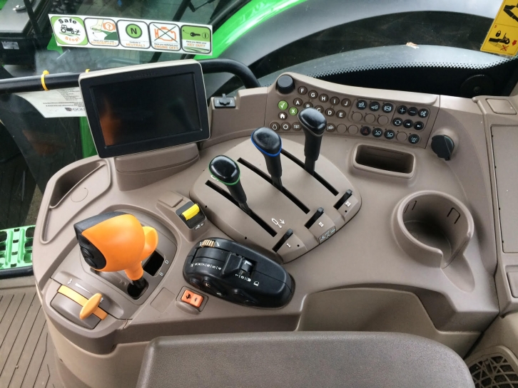John Deere 6140R